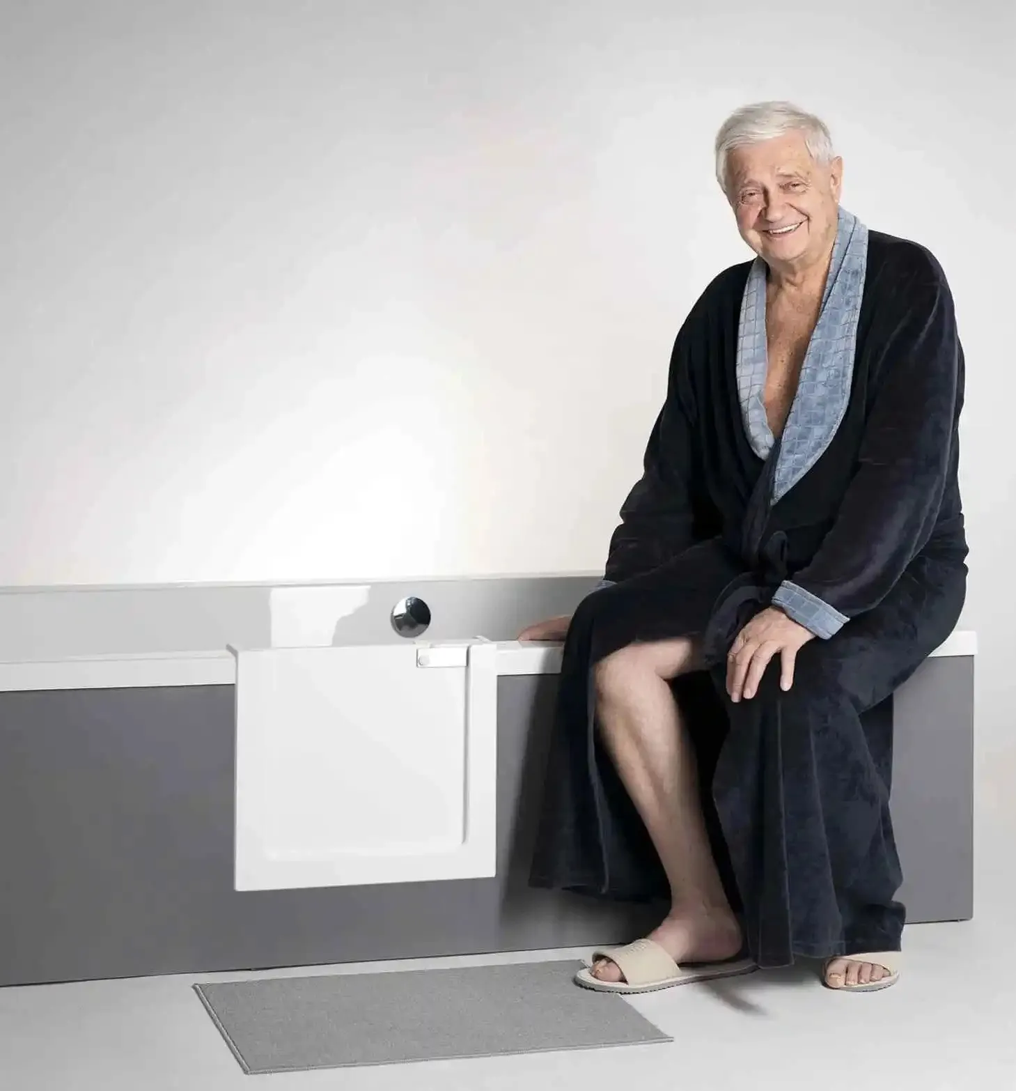 Dvířka do vany na míru Sanvio – bezpečný vstup pro seniory