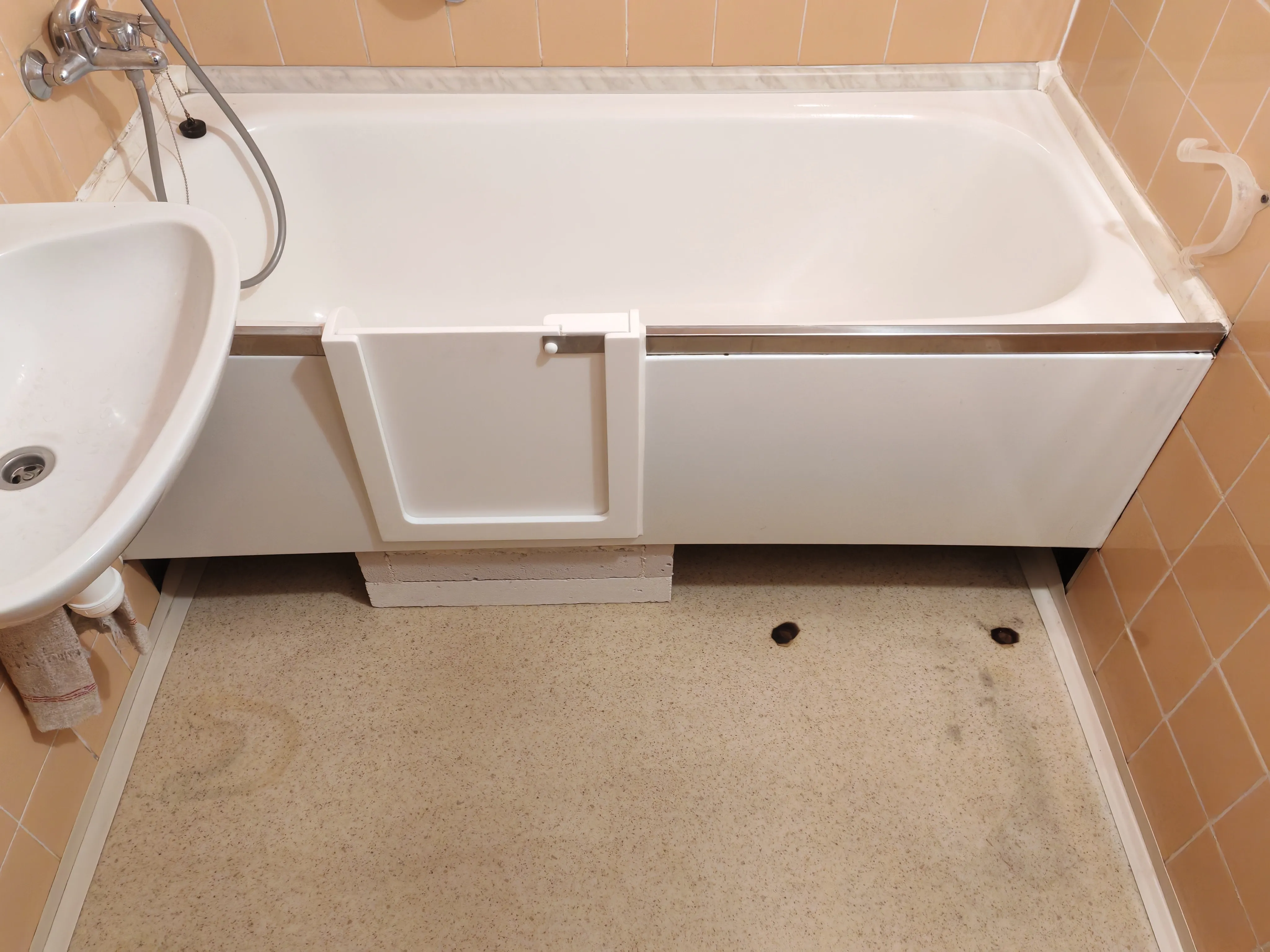 Neobezděná vana - instalace 1