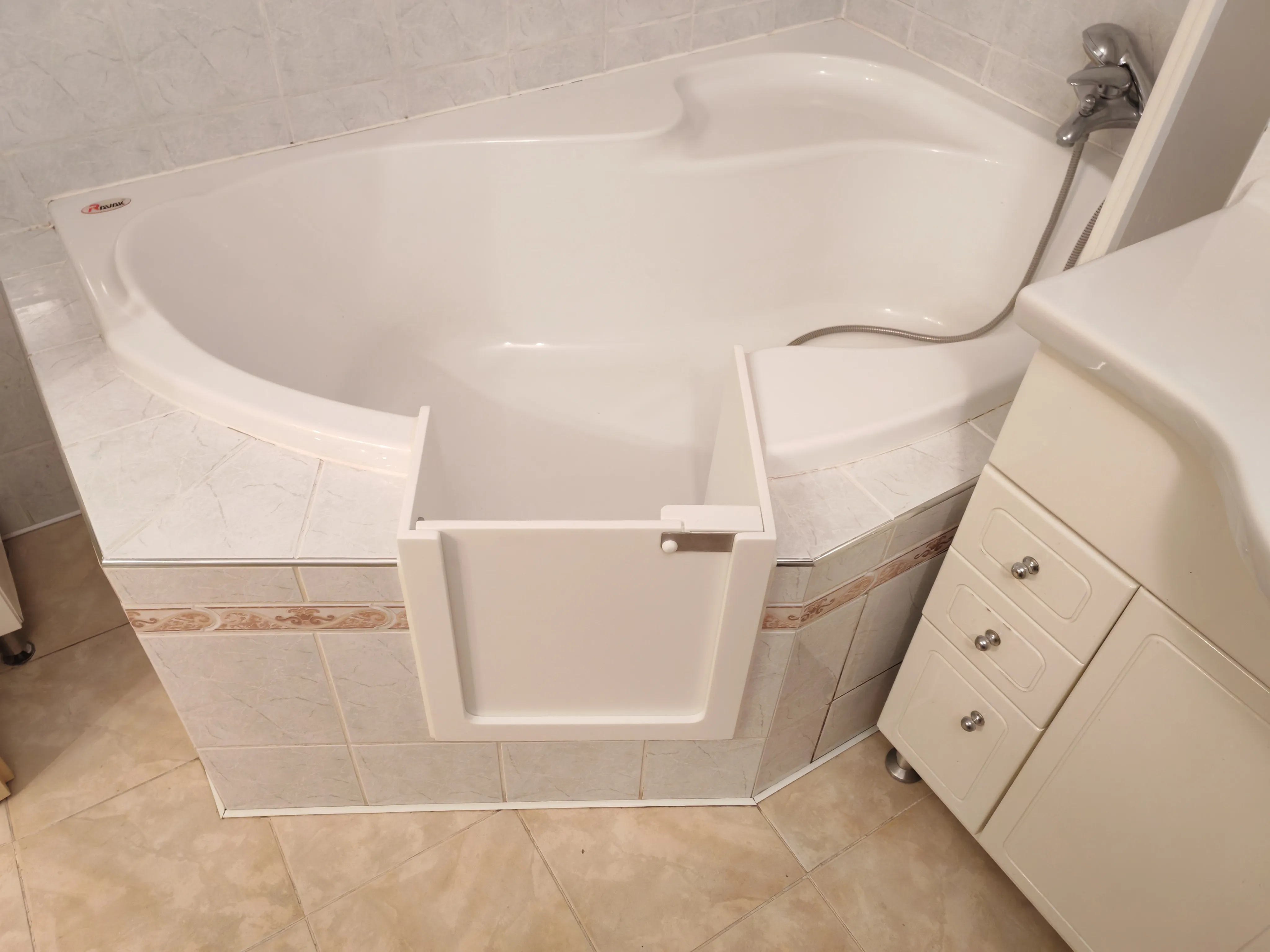 Rohové vany - instalace 3